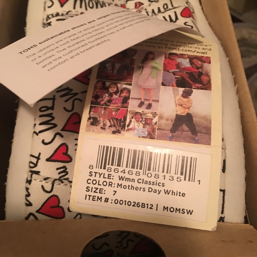 TOMS Mother’s Day print